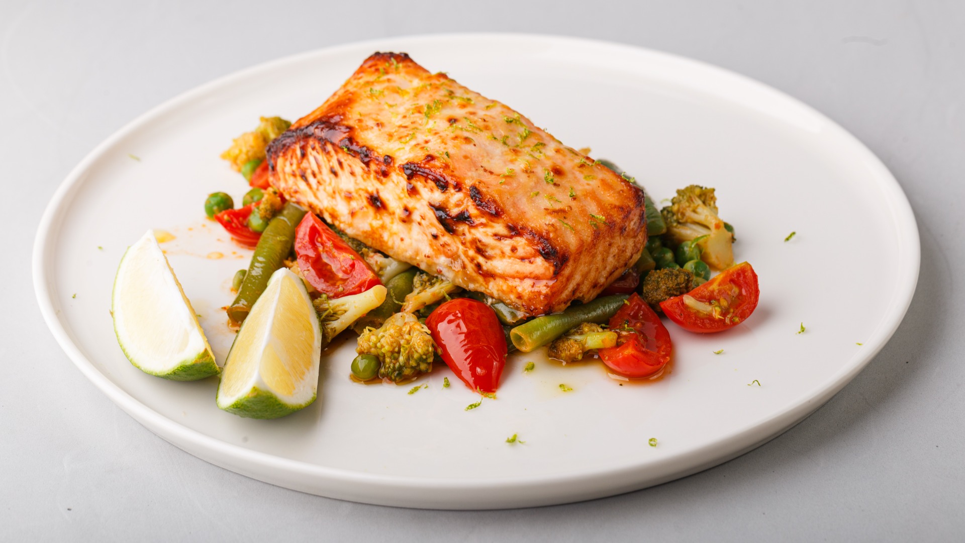Honey & Mustard glazed salmon with vegetables