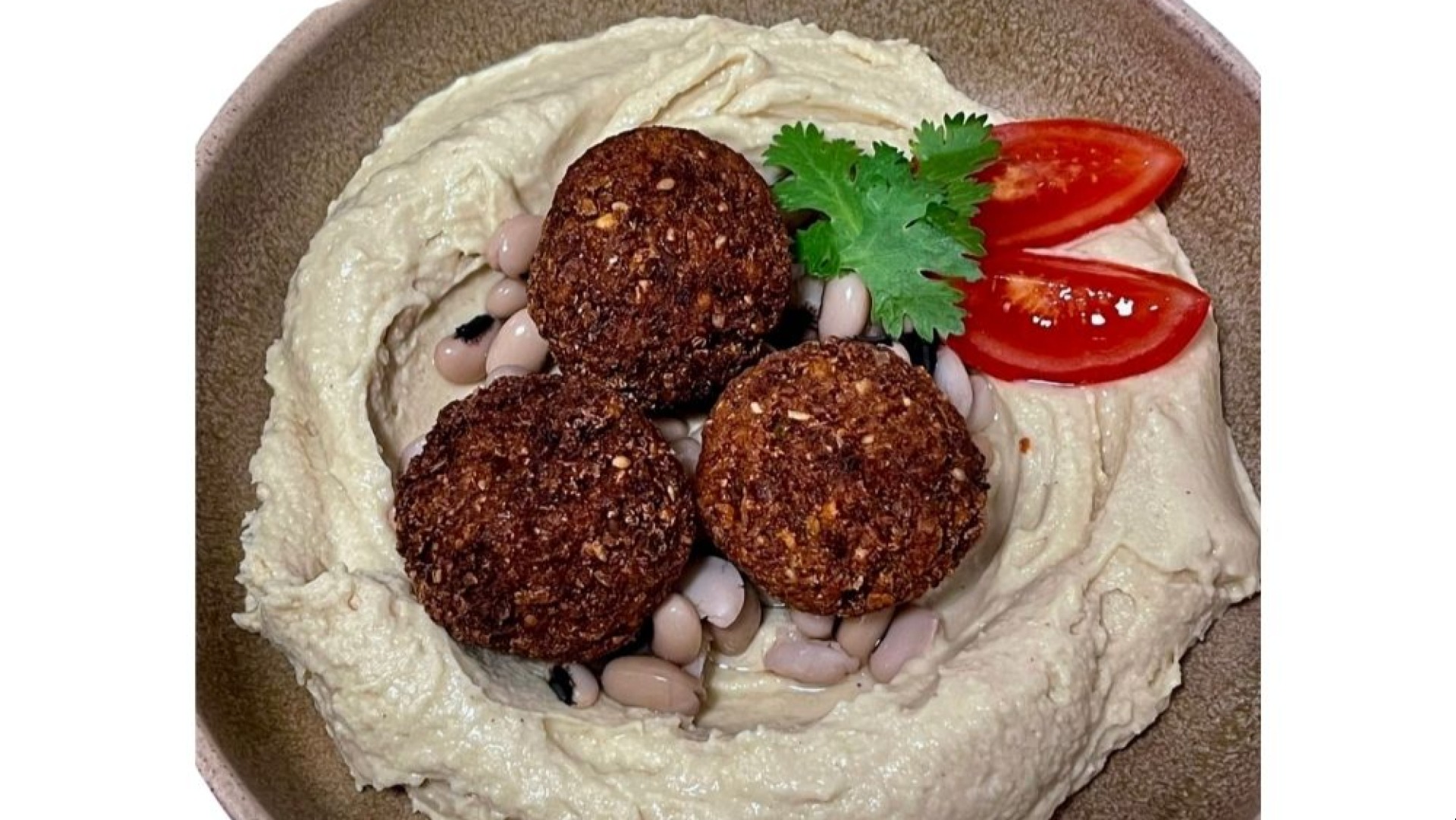 Falafel with black eyed peas & hummus 